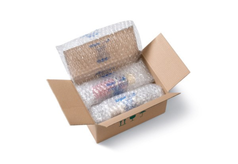 Đóng gói nước hoa bằng màng chống sốc