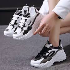 Gửi Giày Sneaker Đi Mỹ Nhanh Chóng, An Toàn Cùng Jetstar Cargo